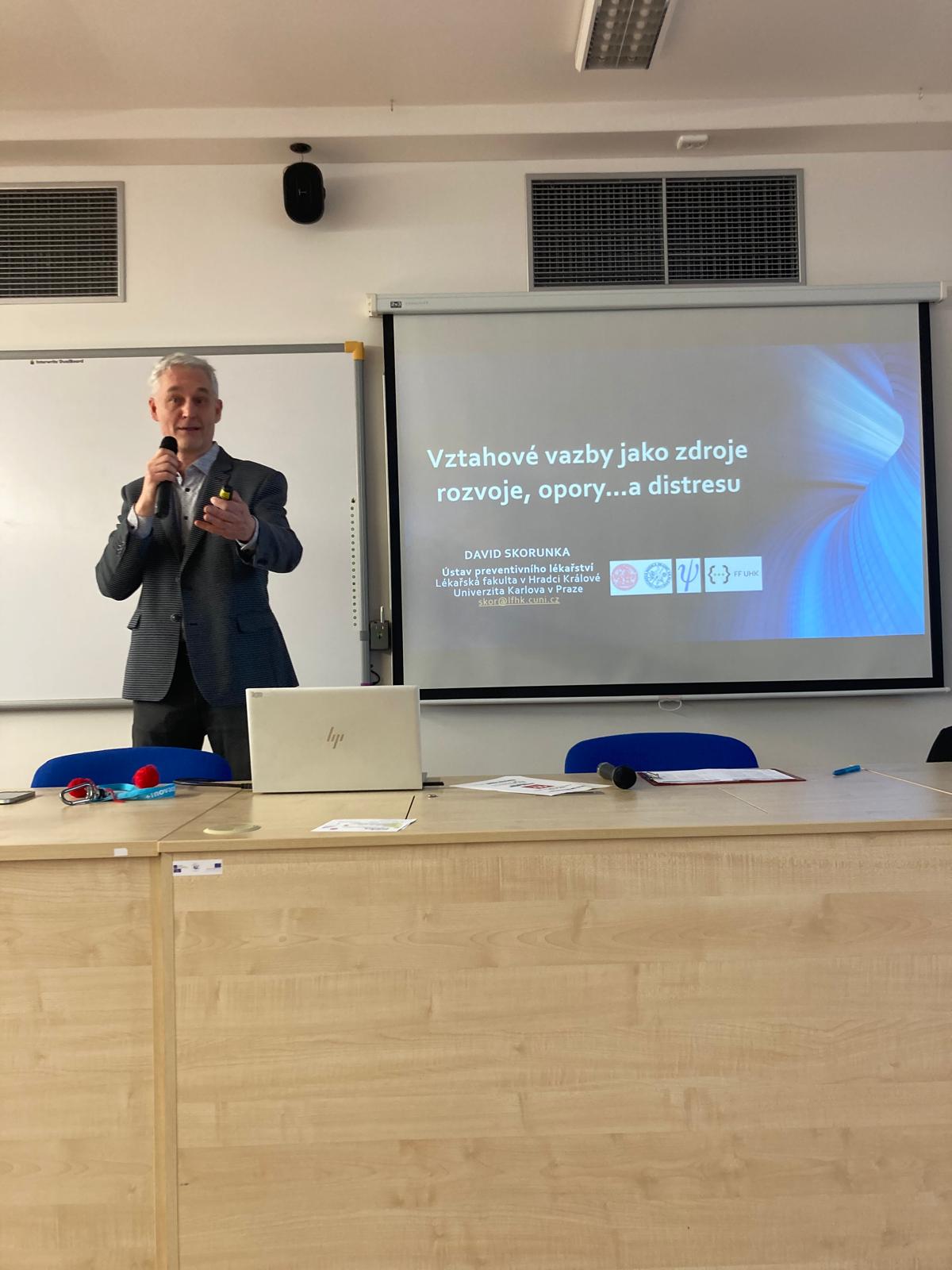 2025 doc.Skorunka - Konference Dítě 2025_Hradec Králové